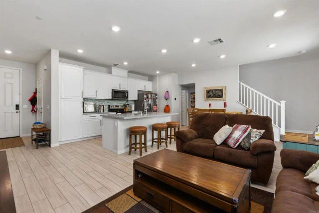 1362 Palo Verde Way, Vista, CA 92083