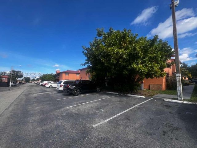 6395 W 27th Ct 102, Hialeah, FL 33016