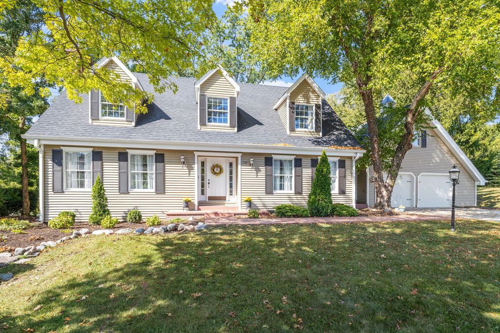 728 Stonebridge Road, Frankfort, IL 60423