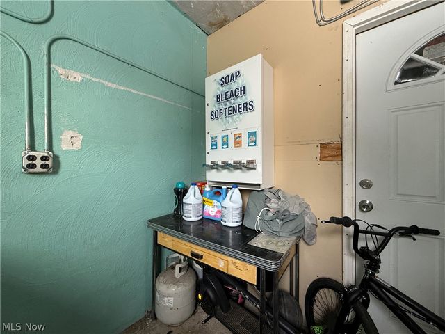 3834 Bosworth Road, Cleveland, OH 44111