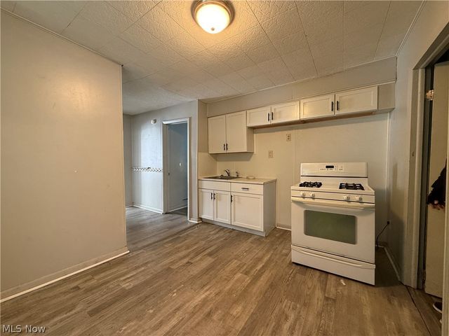 3834 Bosworth Road, Cleveland, OH 44111