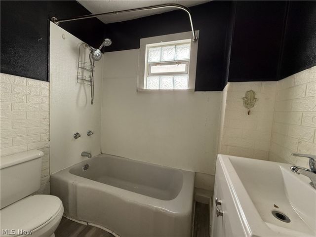 3834 Bosworth Road, Cleveland, OH 44111
