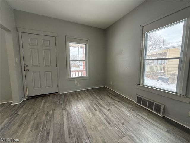 3834 Bosworth Road, Cleveland, OH 44111