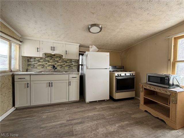 3834 Bosworth Road, Cleveland, OH 44111