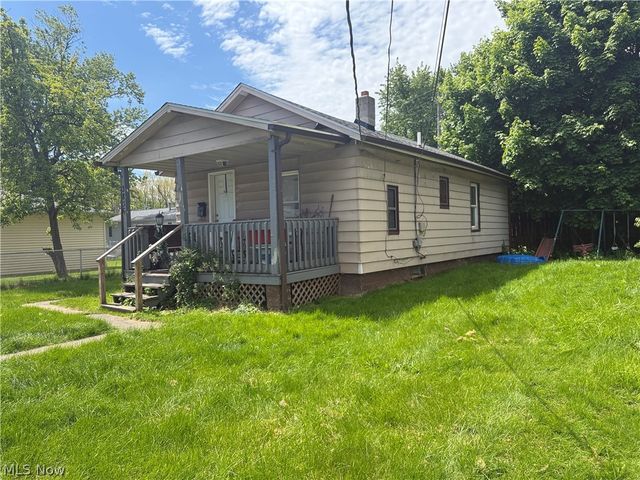 3834 Bosworth Road, Cleveland, OH 44111