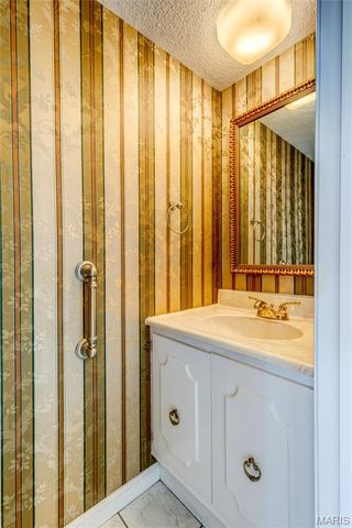 1015 Fairways Drive, Lake St Louis, MO 63367