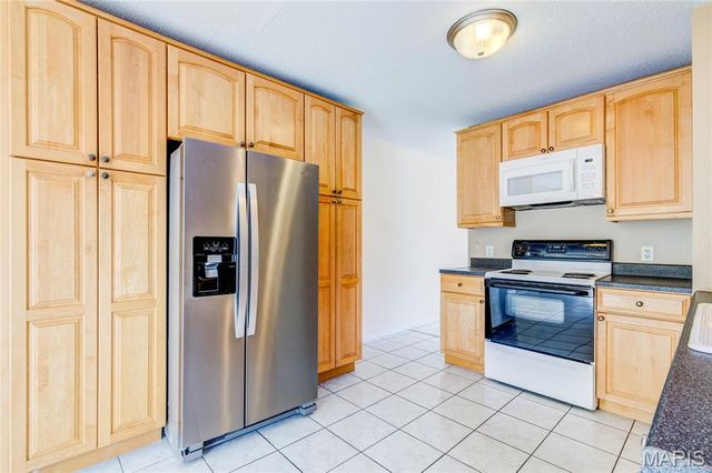 1015 Fairways Drive, Lake St Louis, MO 63367