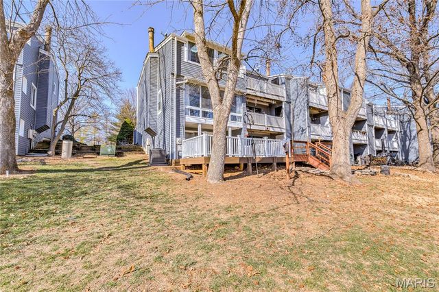 1015 Fairways Drive, Lake St Louis, MO 63367