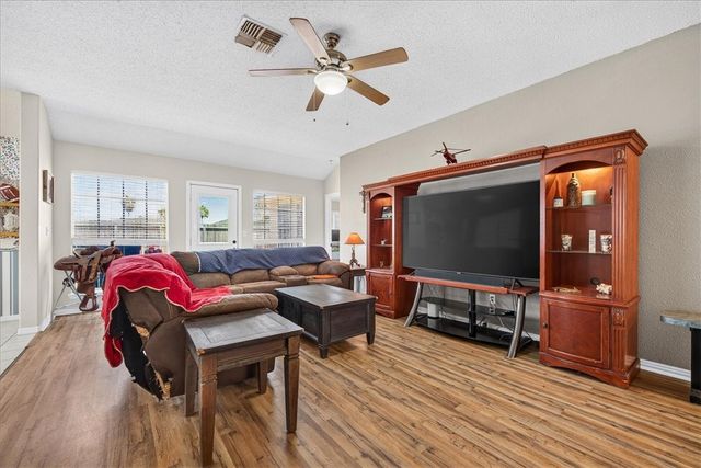 13914 Laffite Dr, Corpus Christi, TX 78418
