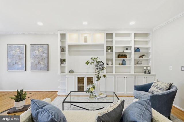 1472 PARK GARDEN LN, Reston, VA 20194