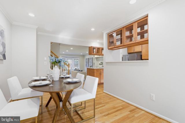 1472 PARK GARDEN LN, Reston, VA 20194