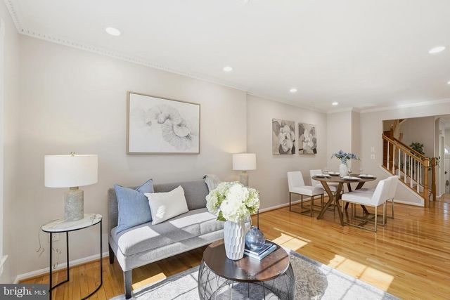 1472 PARK GARDEN LN, Reston, VA 20194