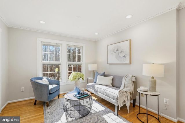 1472 PARK GARDEN LN, Reston, VA 20194