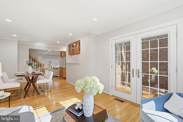 1472 PARK GARDEN LN, Reston, VA 20194