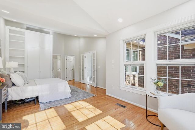 1472 PARK GARDEN LN, Reston, VA 20194