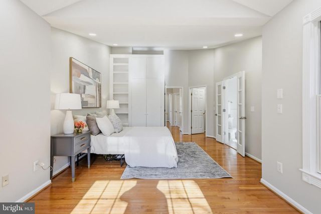 1472 PARK GARDEN LN, Reston, VA 20194