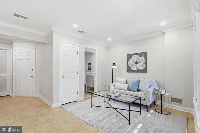 1472 PARK GARDEN LN, Reston, VA 20194