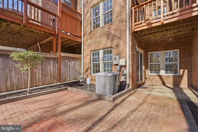 1472 PARK GARDEN LN, Reston, VA 20194