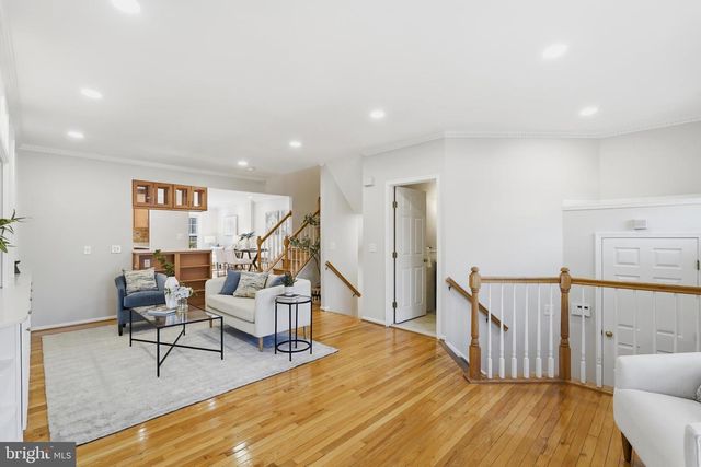 1472 PARK GARDEN LN, Reston, VA 20194