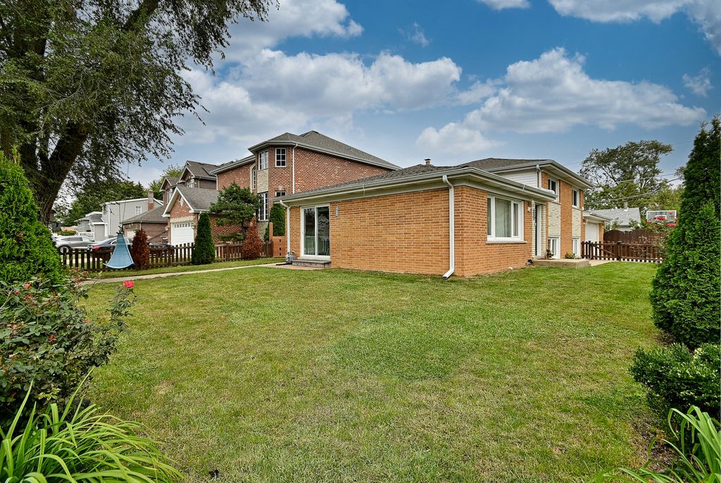 8033 Long Avenue, Burbank, IL 60459 — photo 2