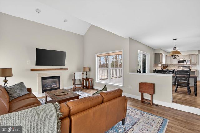 1219 WINTERTHUR LN, Quakertown, PA 18951