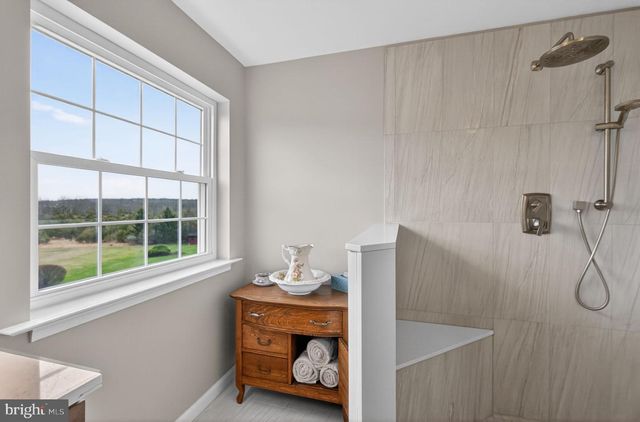 1219 WINTERTHUR LN, Quakertown, PA 18951