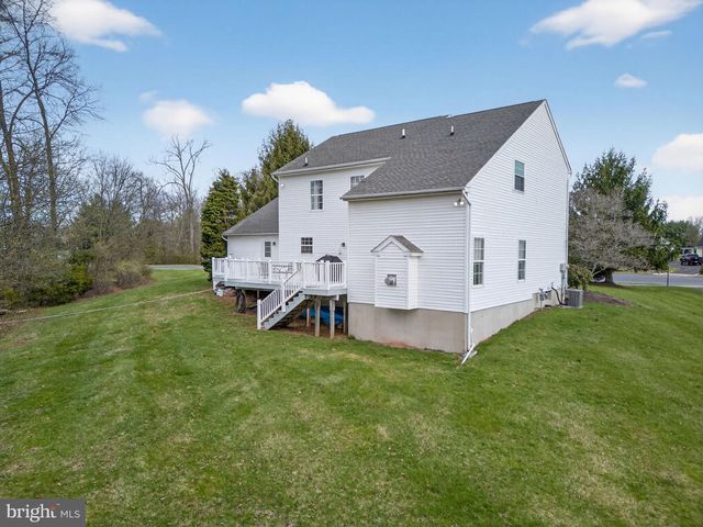 1219 WINTERTHUR LN, Quakertown, PA 18951