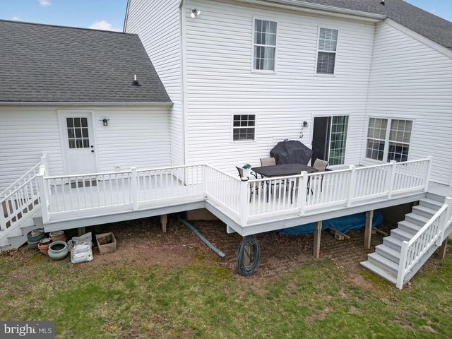 1219 WINTERTHUR LN, Quakertown, PA 18951