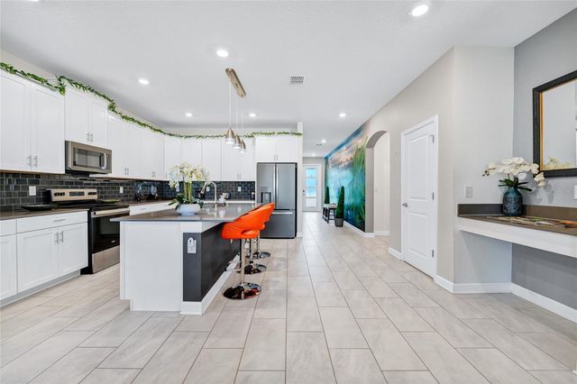 1053 LEADER STREET, Davenport, FL 33896