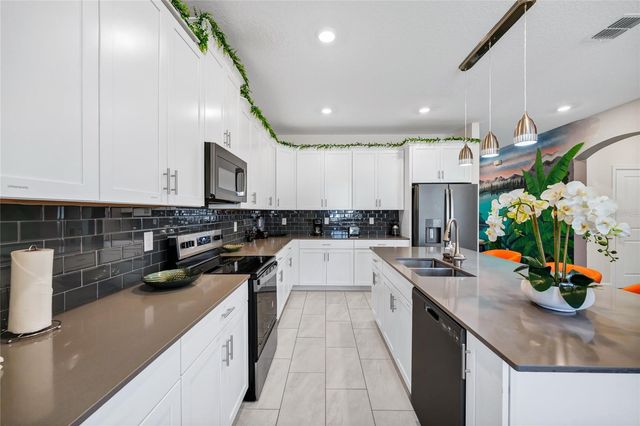 1053 LEADER STREET, Davenport, FL 33896