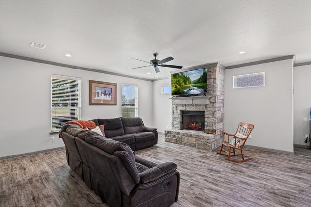 157 Crenshaw Court, Stephenville, TX 76401