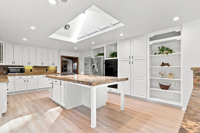 3056 Overhill Drive, Vista, CA 92084