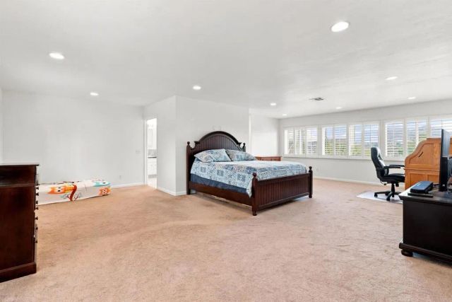3056 Overhill Drive, Vista, CA 92084