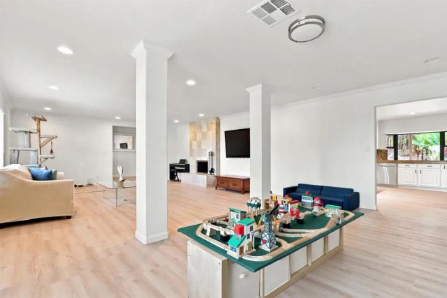 3056 Overhill Drive, Vista, CA 92084