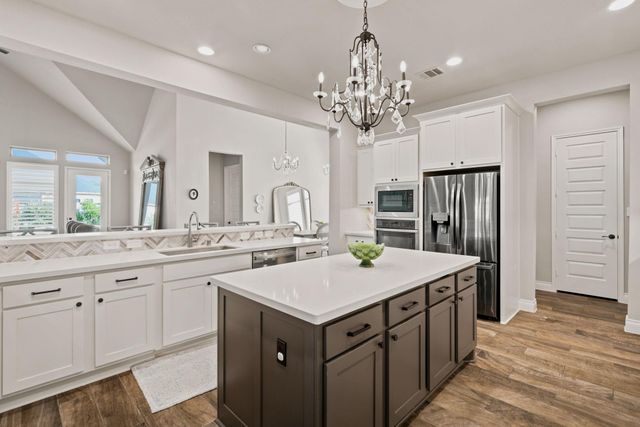 10211 Cove Court, Iowa Colony, TX 77583