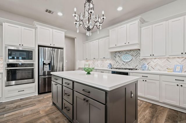 10211 Cove Court, Iowa Colony, TX 77583