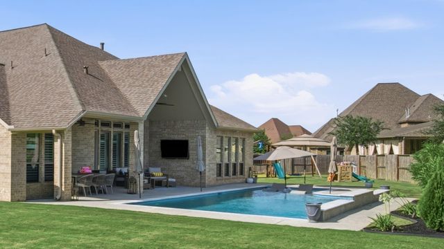 10211 Cove Court, Iowa Colony, TX 77583