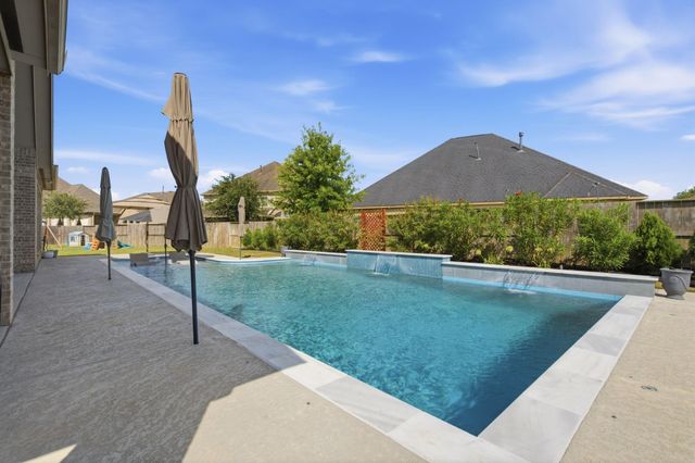 10211 Cove Court, Iowa Colony, TX 77583