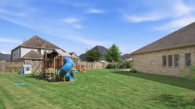 10211 Cove Court, Iowa Colony, TX 77583