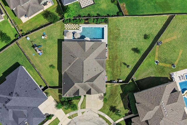 10211 Cove Court, Iowa Colony, TX 77583