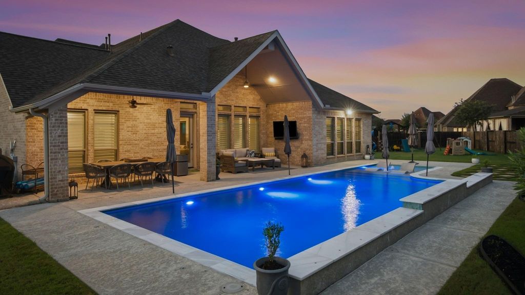 10211 Cove Court, Iowa Colony, TX 77583