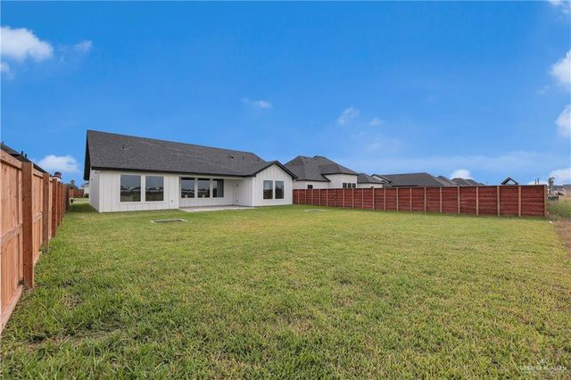 1027 Broken Arrow Drive, Alamo, TX 78516