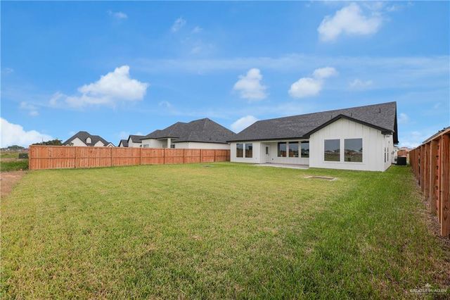 1027 Broken Arrow Drive, Alamo, TX 78516