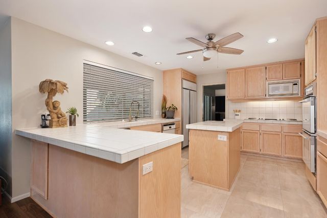 1954 D O Mills Ct, Gold River, CA 95670