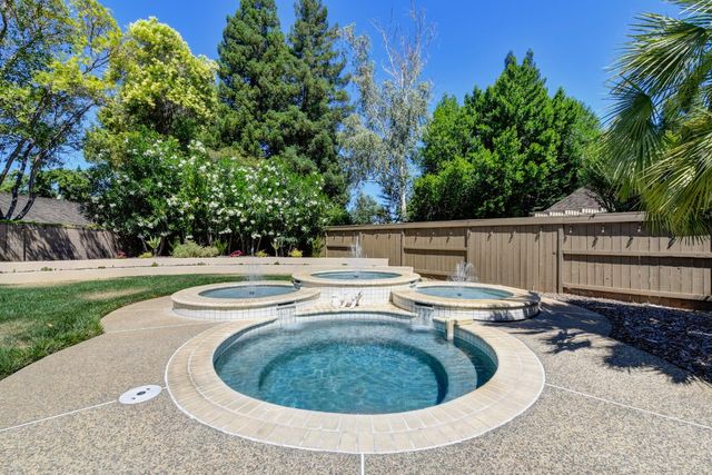 1954 D O Mills Ct, Gold River, CA 95670