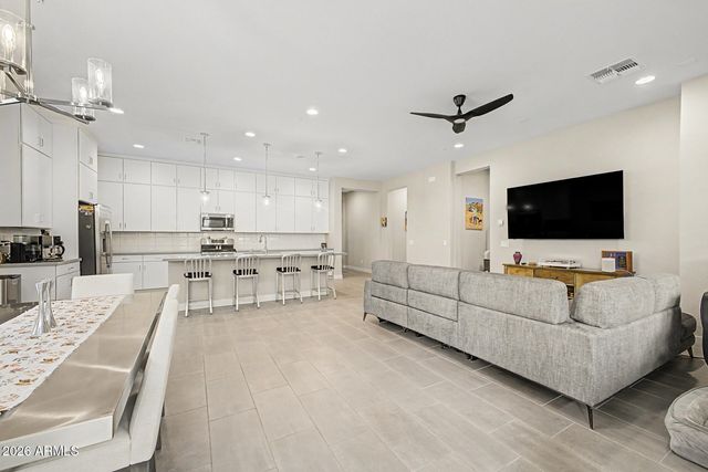 3131 E ALICIA Drive, Phoenix, AZ 85042