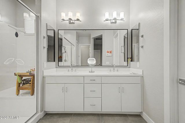 3131 E ALICIA Drive, Phoenix, AZ 85042