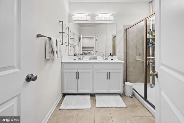 41 TURIN WAY, Mount Laurel, NJ 08054