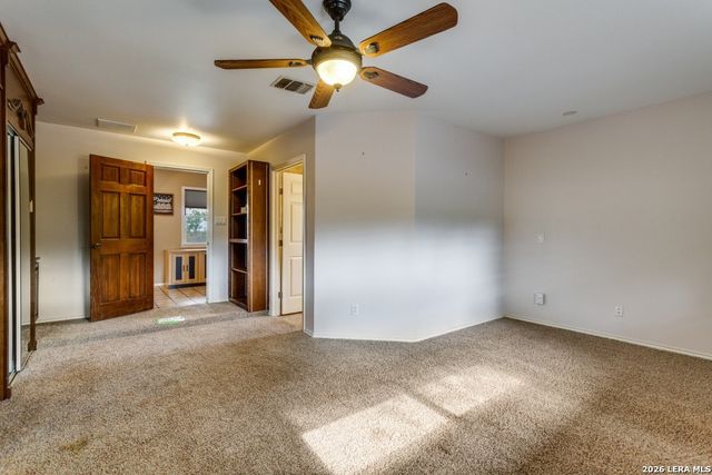 212 KENDALL OAKS DR, Boerne, TX 78006