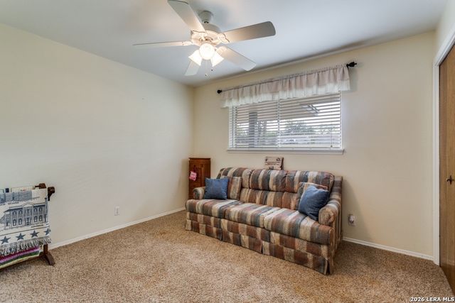 212 KENDALL OAKS DR, Boerne, TX 78006